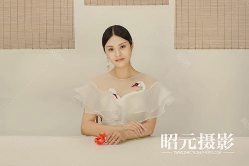公交車(chē)讓座反被罵 胖妹子與孕婦如何辨別?